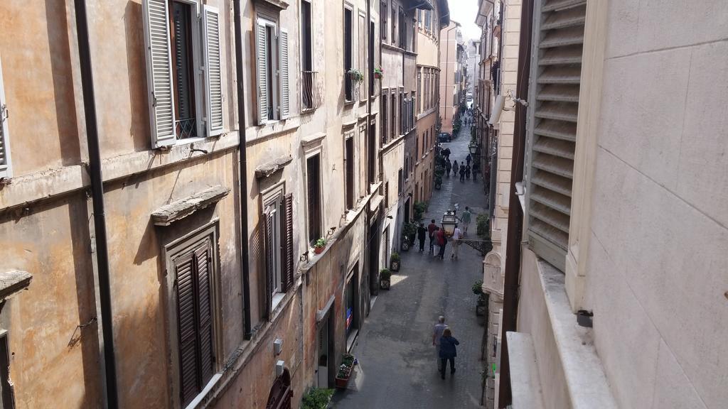 Vetrina Holidays Apartment Navona Roma Quarto foto